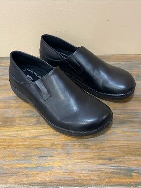 Spring Step Slip On Comfort Work Shoes Black Leather Slip Resistant Womens 9